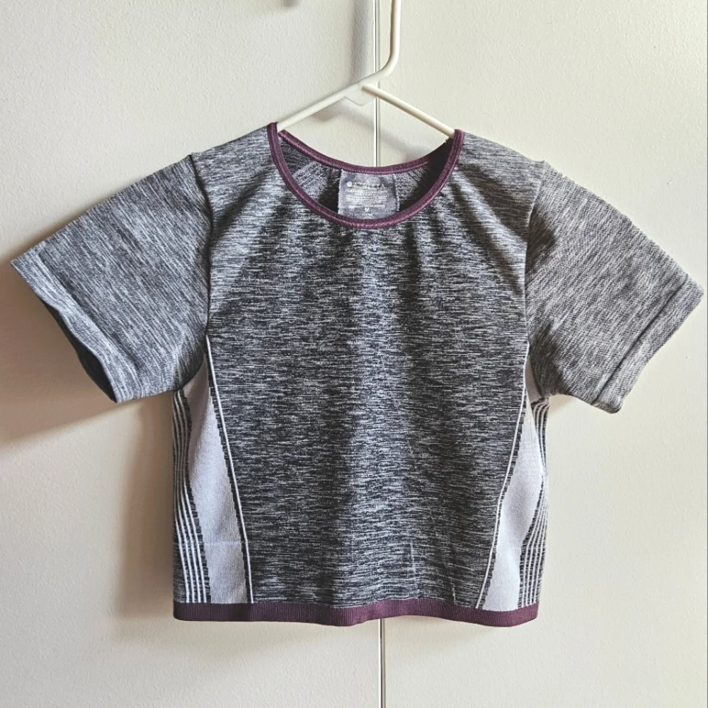 Athleta Impact Crop Top in Women's M - Picture 4 of 15